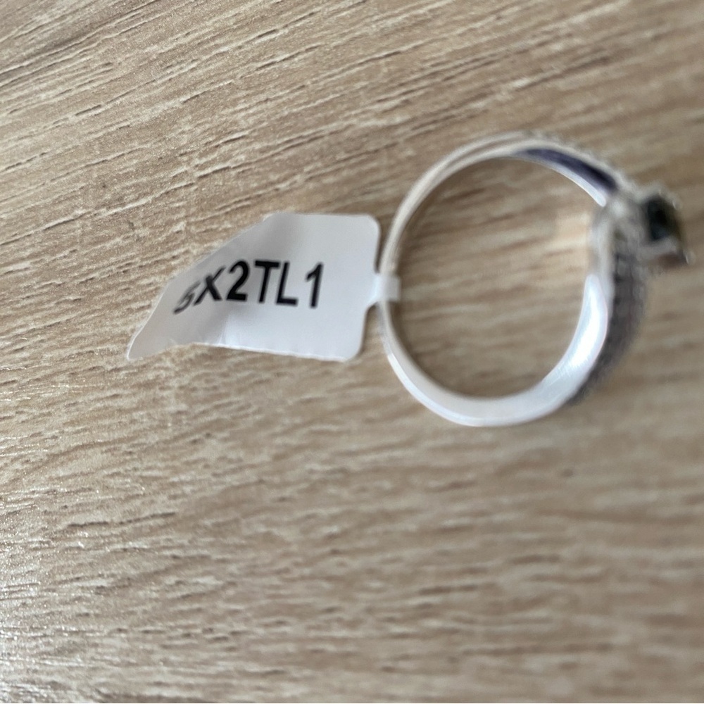 Charmed Aroma Black and White Size 8 Sterling Silver 925 Ring - Picture 6 of 7